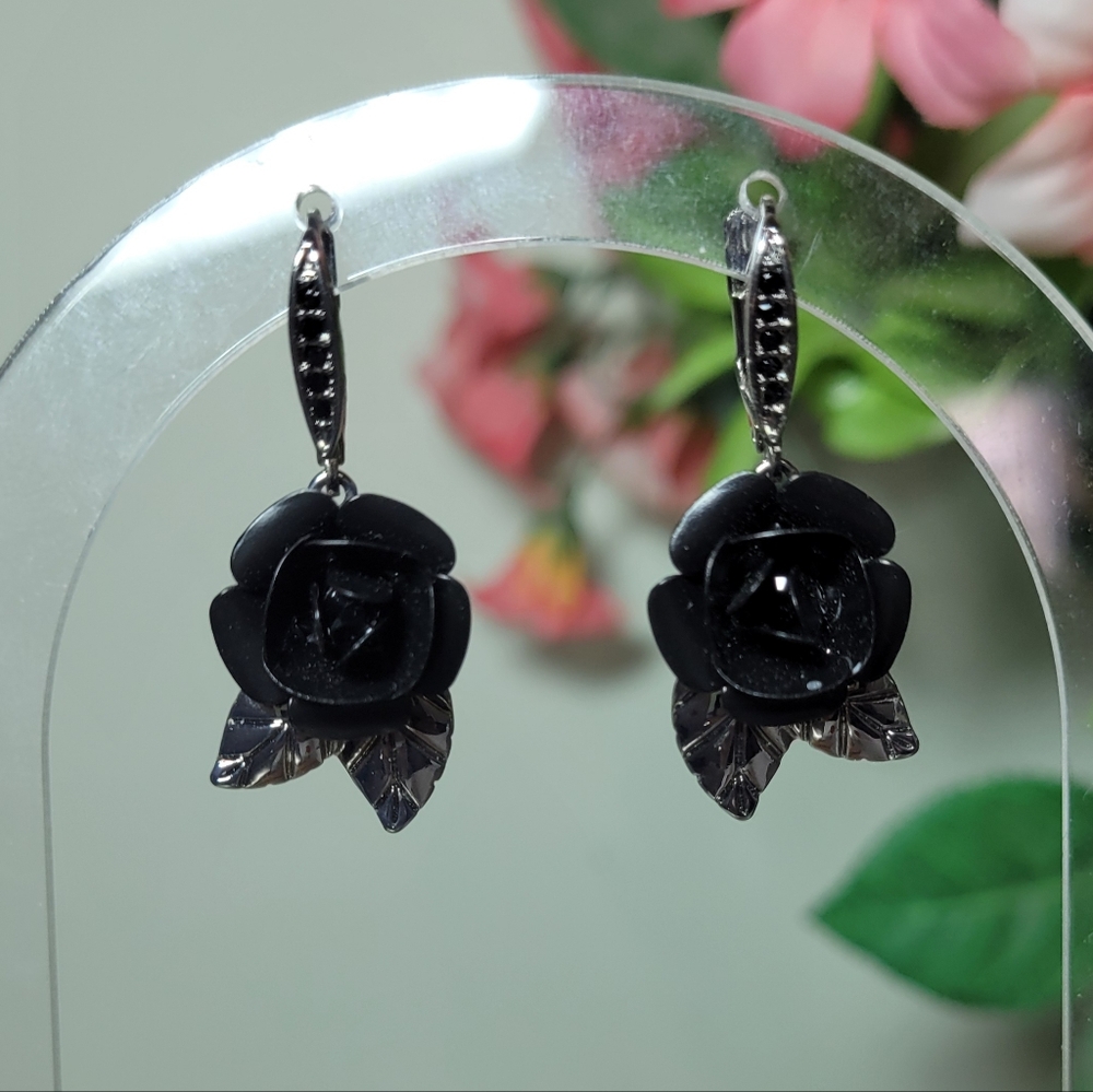 NIB BLACK ROSE SILVER LEVERBACK EARRINGS. GOTH EMO GORGEOUS DETAIL. - Picture 6 of 8